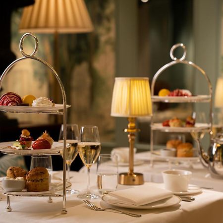 Hotel Diplomat Stockholm Kültér fotó Afternoon tea at the Ritz
