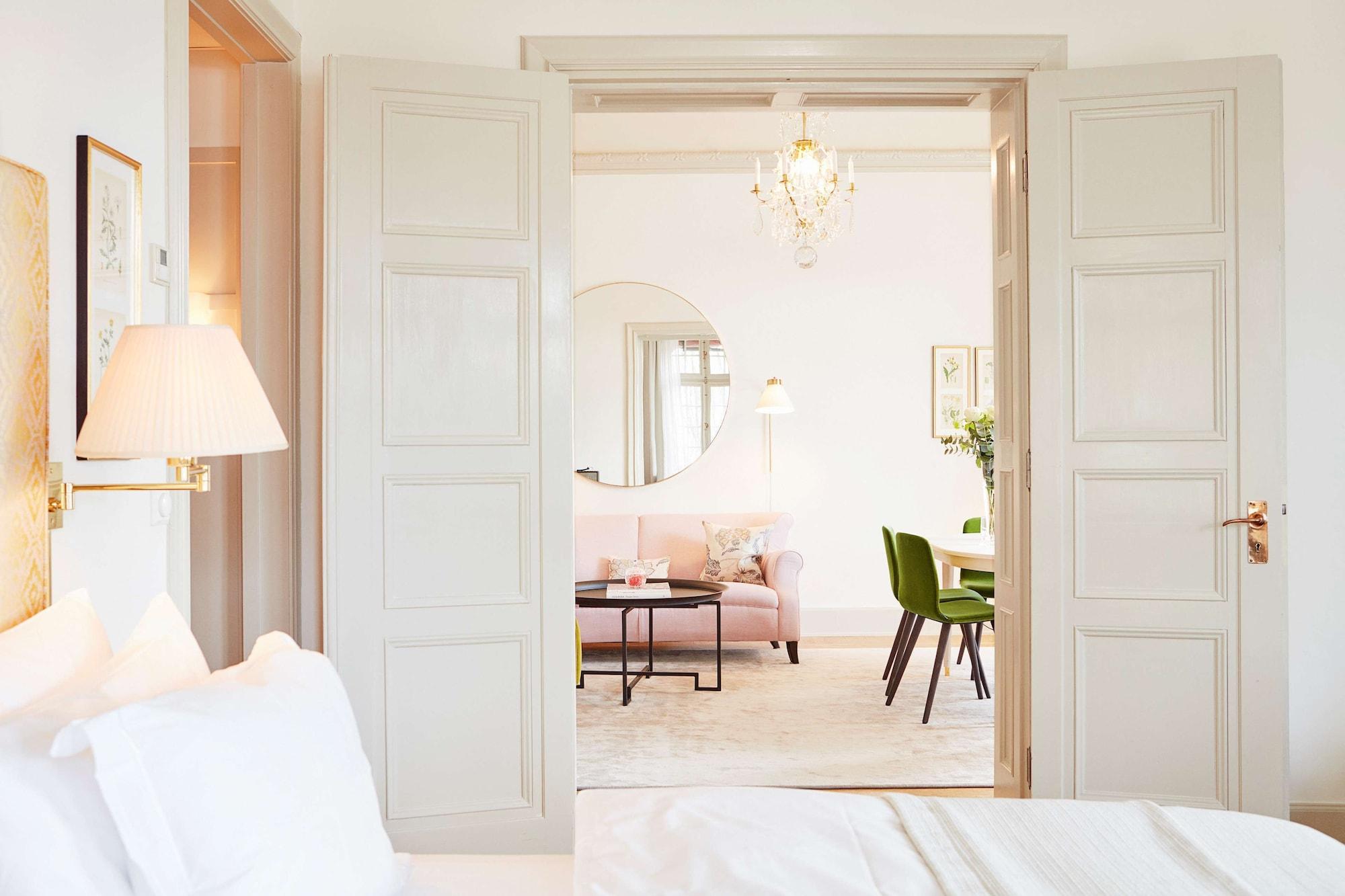 Hotel Diplomat Stockholm Kültér fotó A suite at the Hotel Axelmannstein