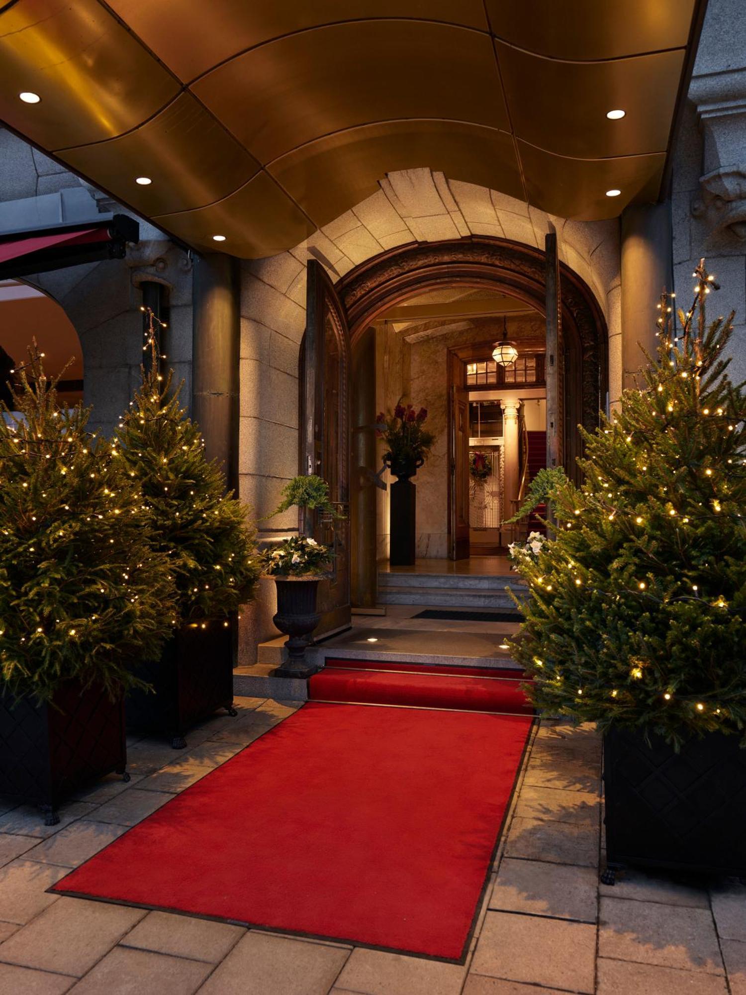 Hotel Diplomat Stockholm Kültér fotó Entrance to the hotel